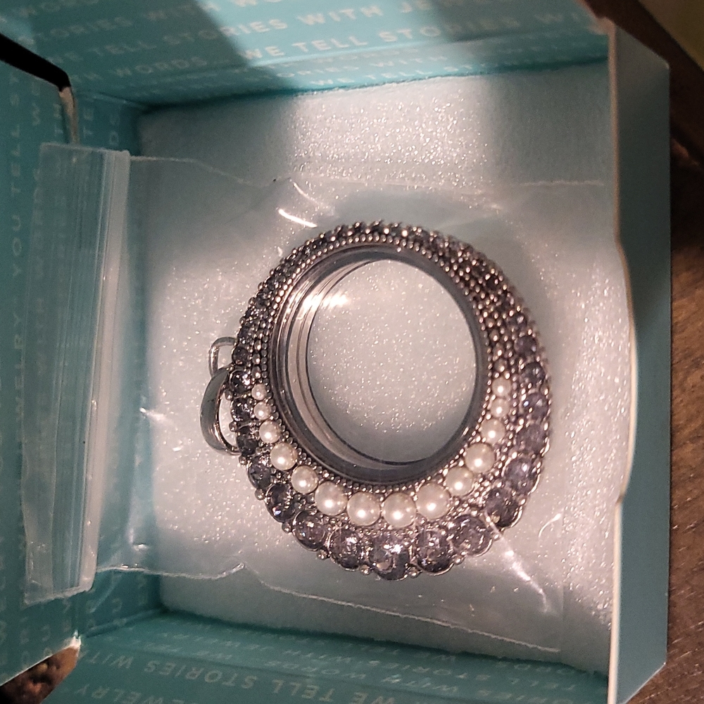 Origami owl crescent moon locket